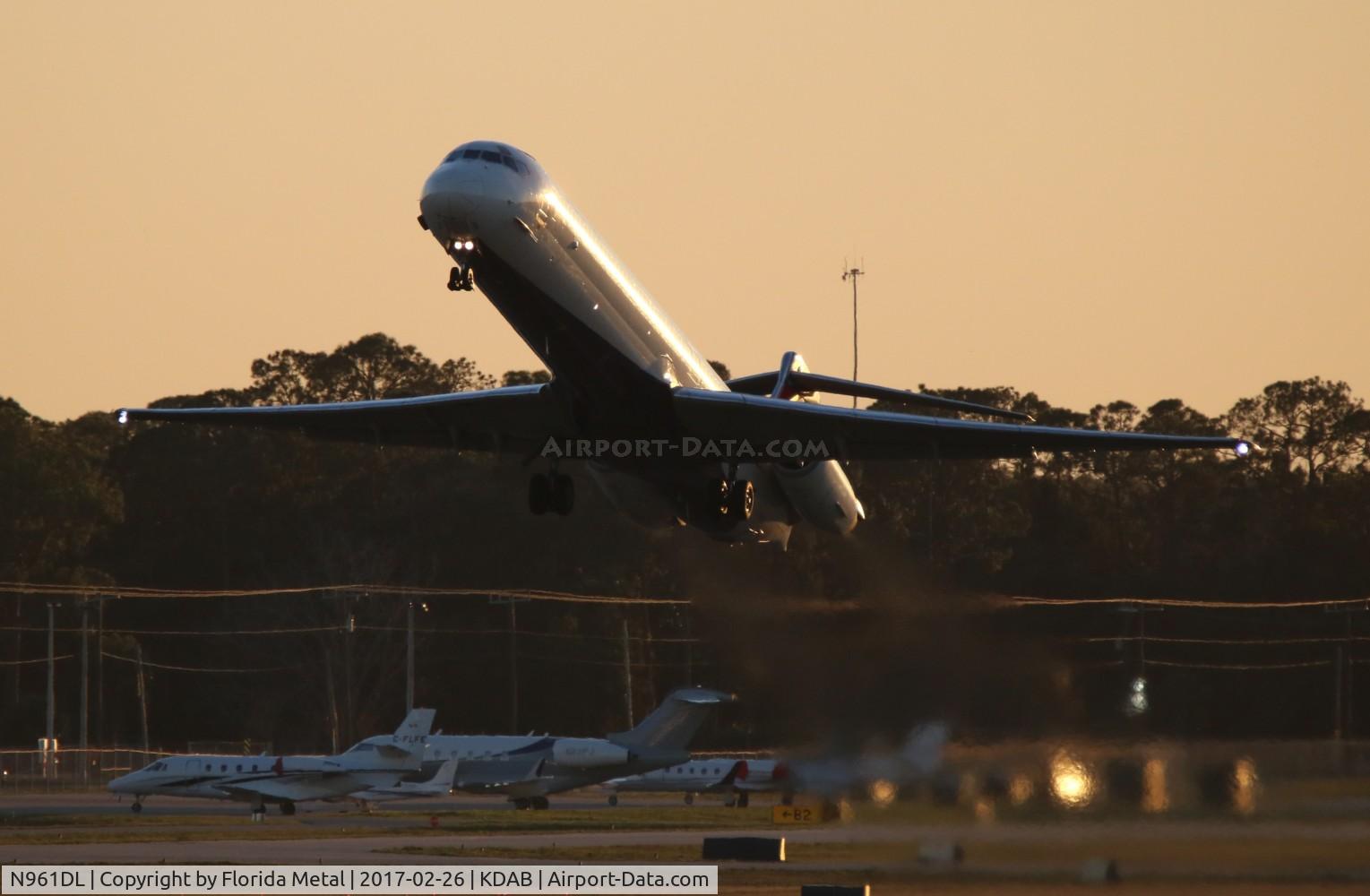 N961DL, 1990 McDonnell Douglas MD-88 C/N 49980, DAB spotting 2017