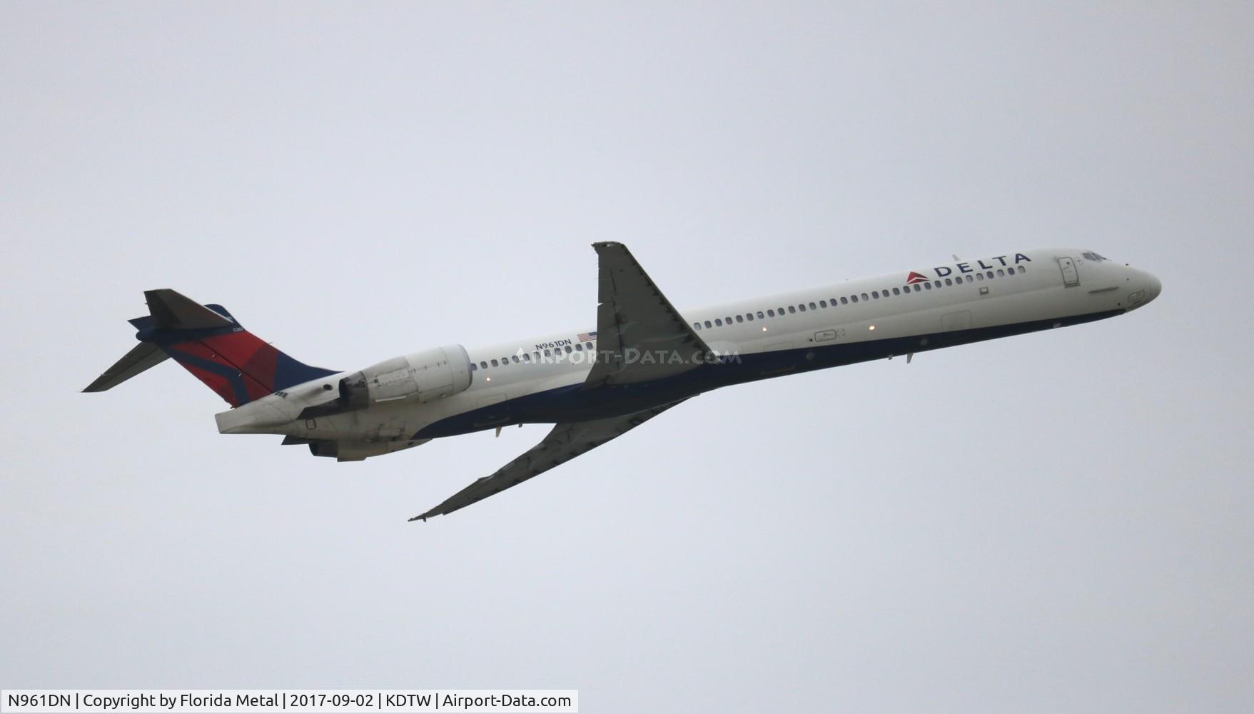 N961DN, McDonnell Douglas MD-90-30 C/N 53531, DTW spotting 2017