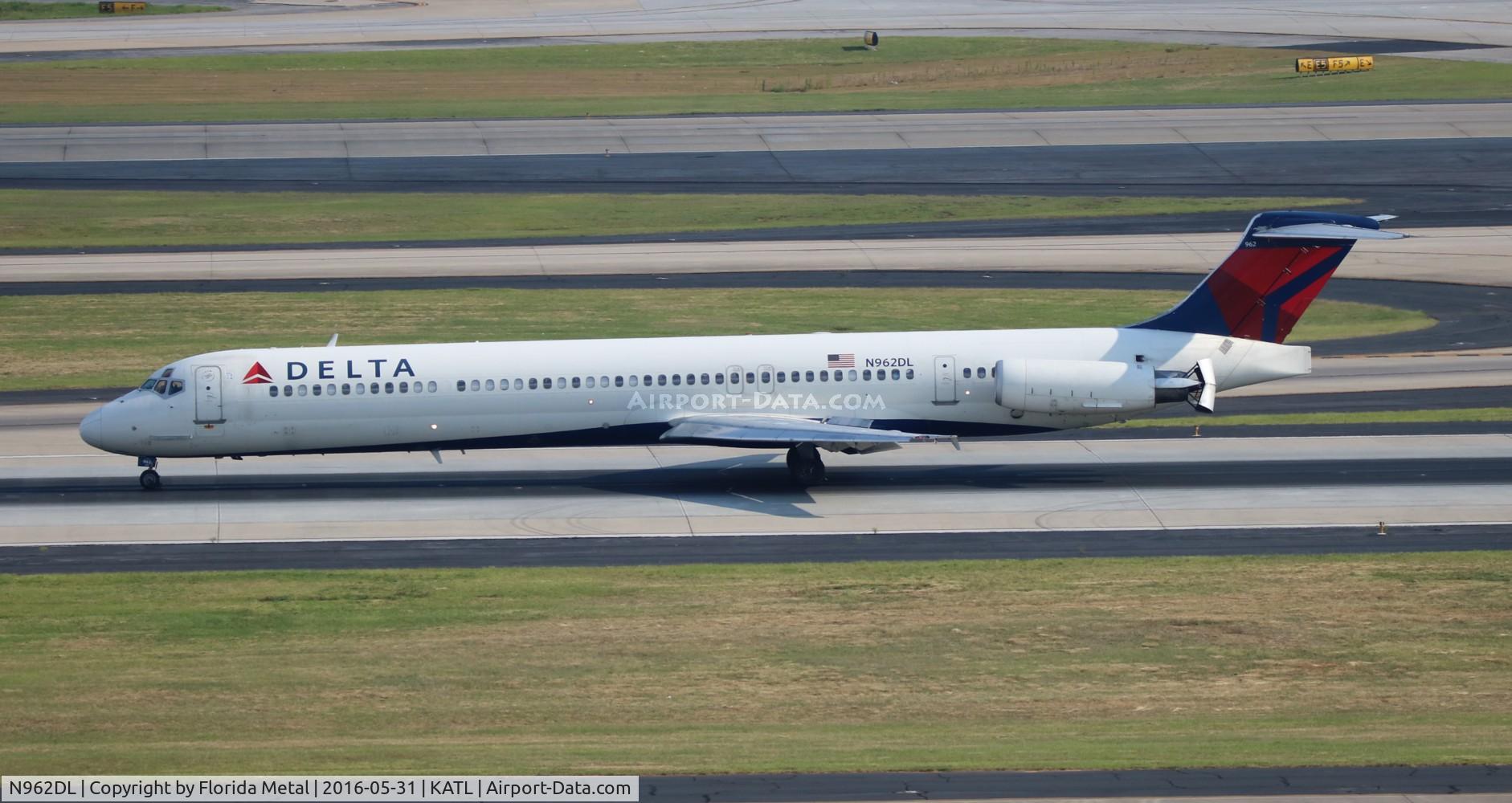 N962DL, 1990 McDonnell Douglas MD-88 C/N 49981, ATL spotting 2016