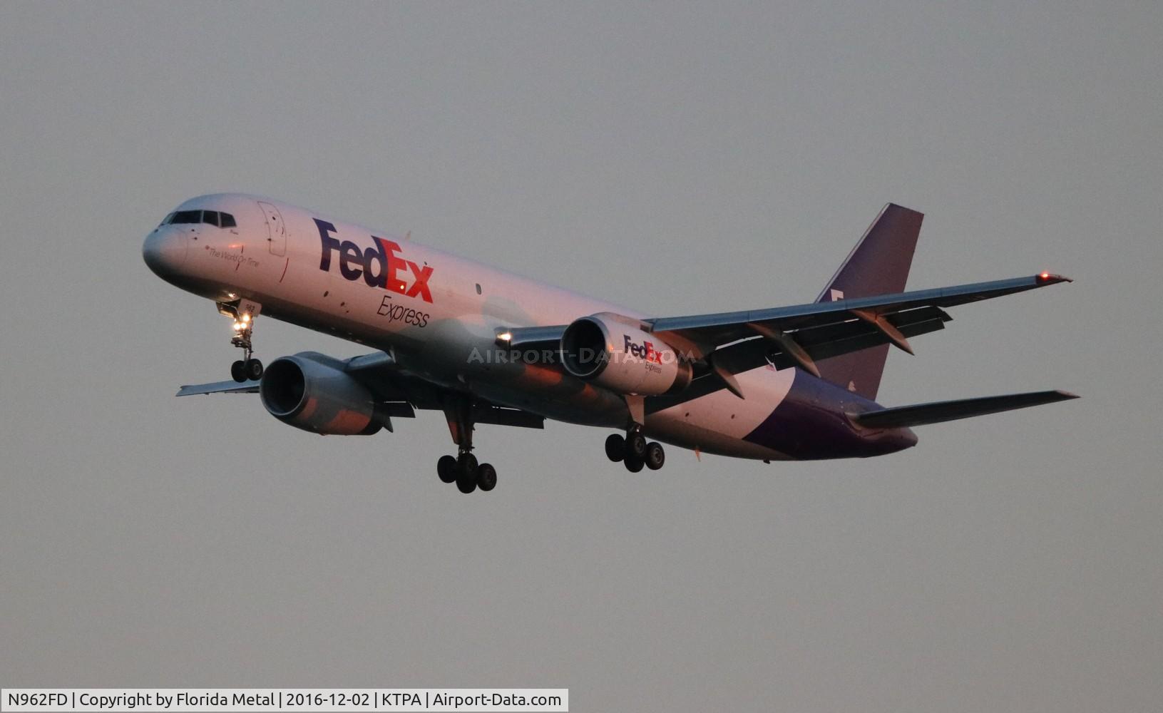 N962FD, 1988 Boeing 757-2G5 C/N 24176, TPA spotting 2016