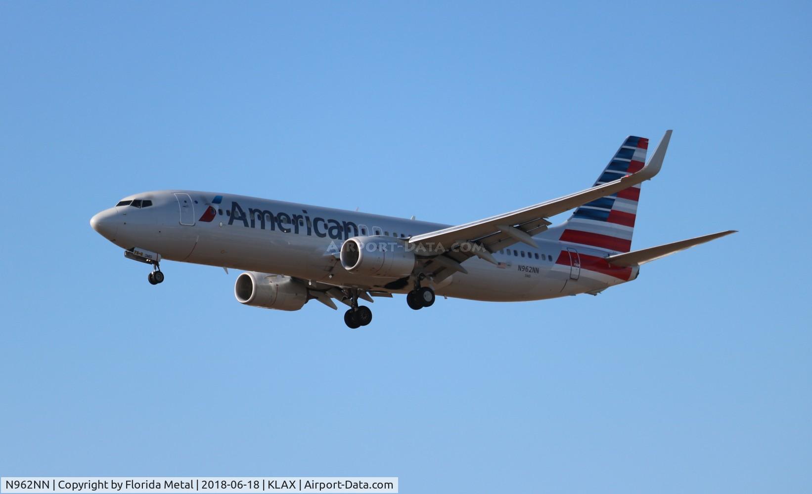 N962NN, 2014 Boeing 737-823 C/N 33331, LAX spotting 2018