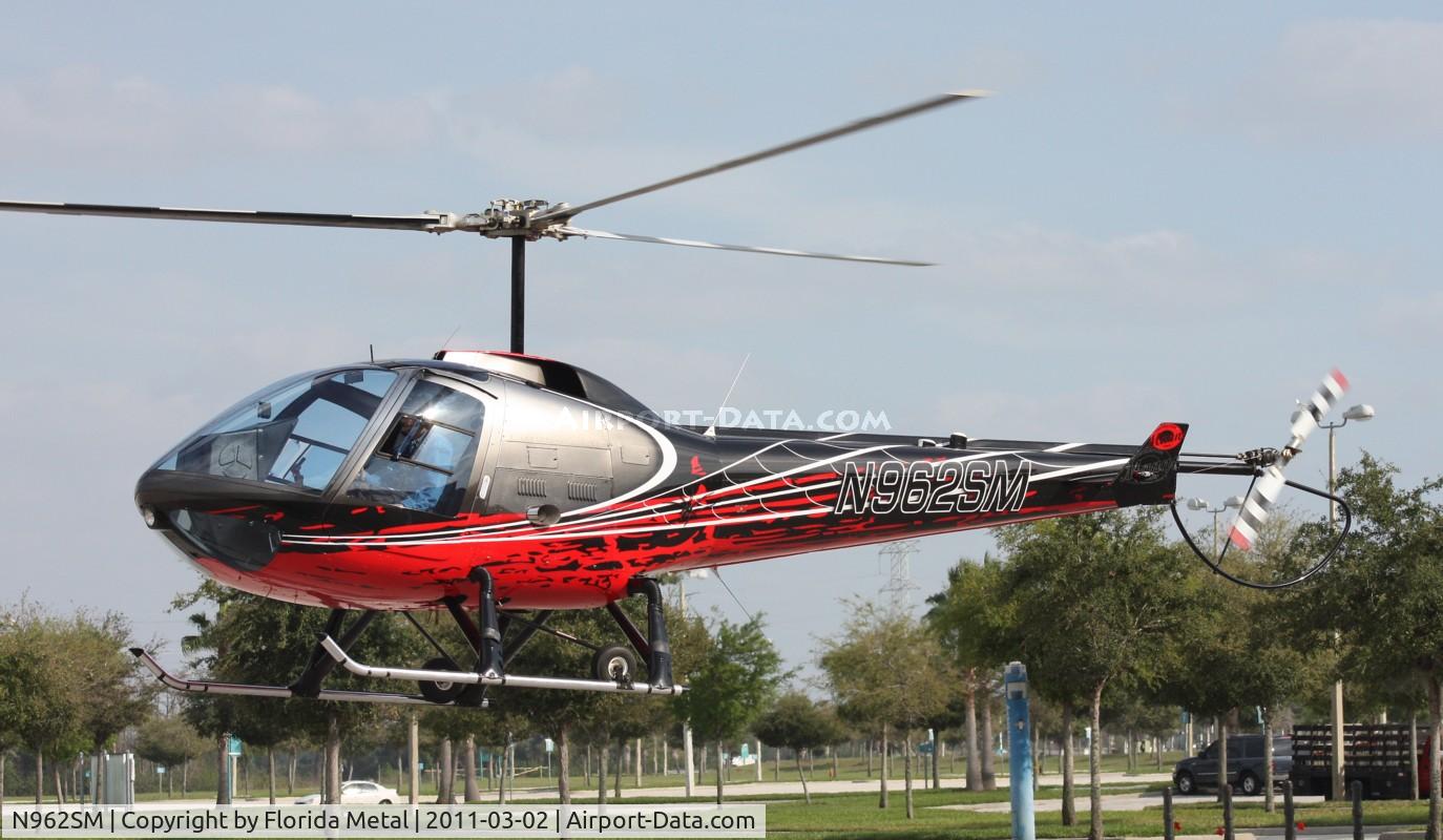 N962SM, 2007 Enstrom 280FX Shark C/N 2132, Heliexpo Orlando 2011