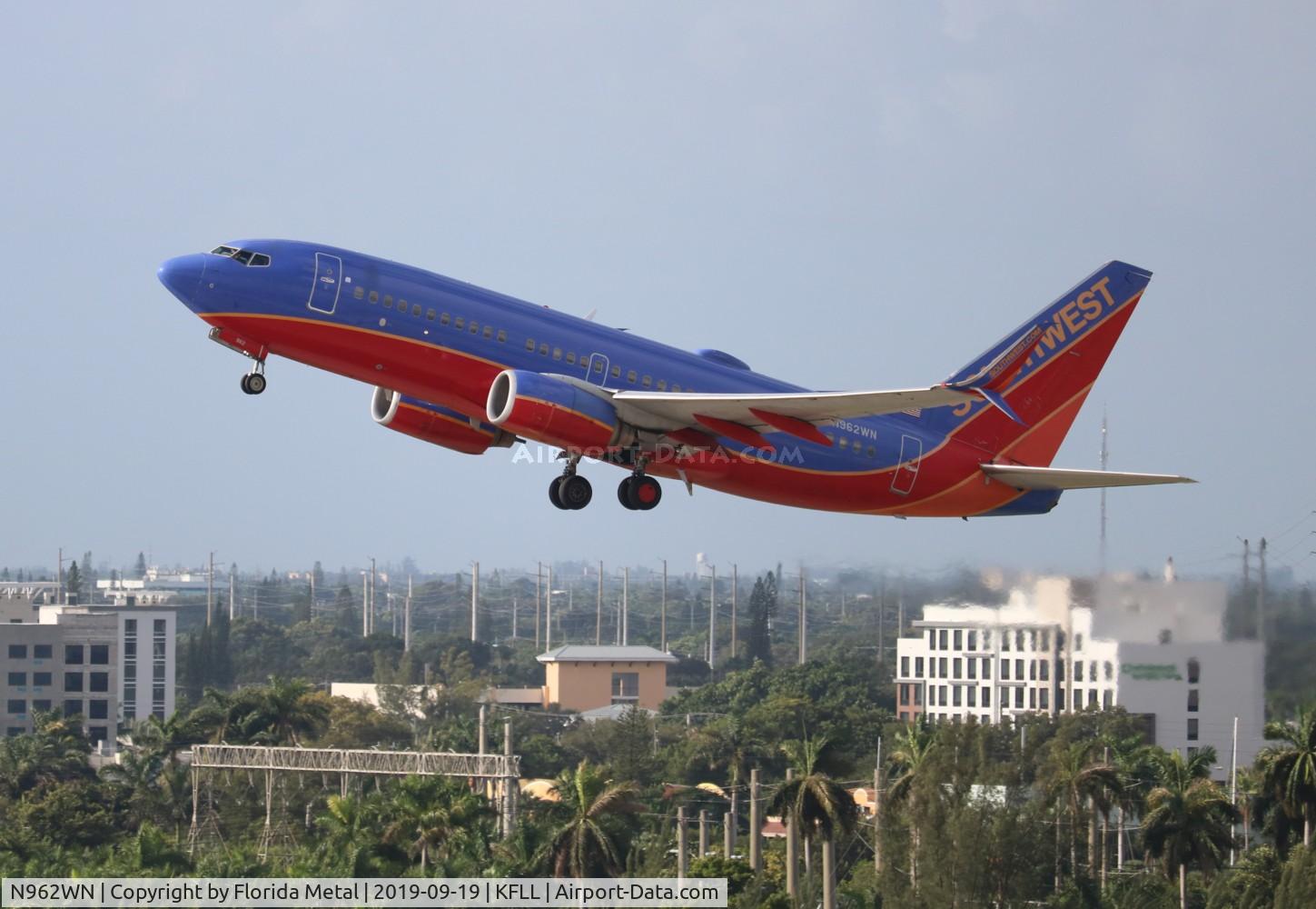 N962WN, 2011 Boeing 737-7H4 C/N 36963, FLL spotting 2019