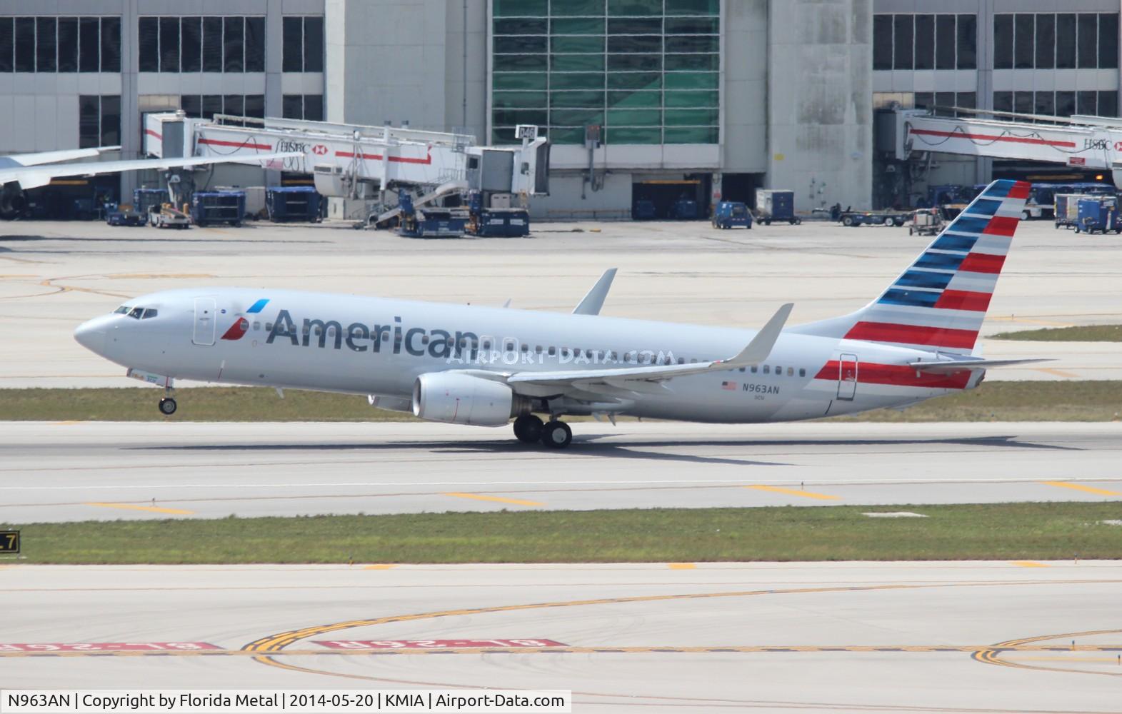 N963AN, 2001 Boeing 737-823 C/N 29543, MIA spotting 2014