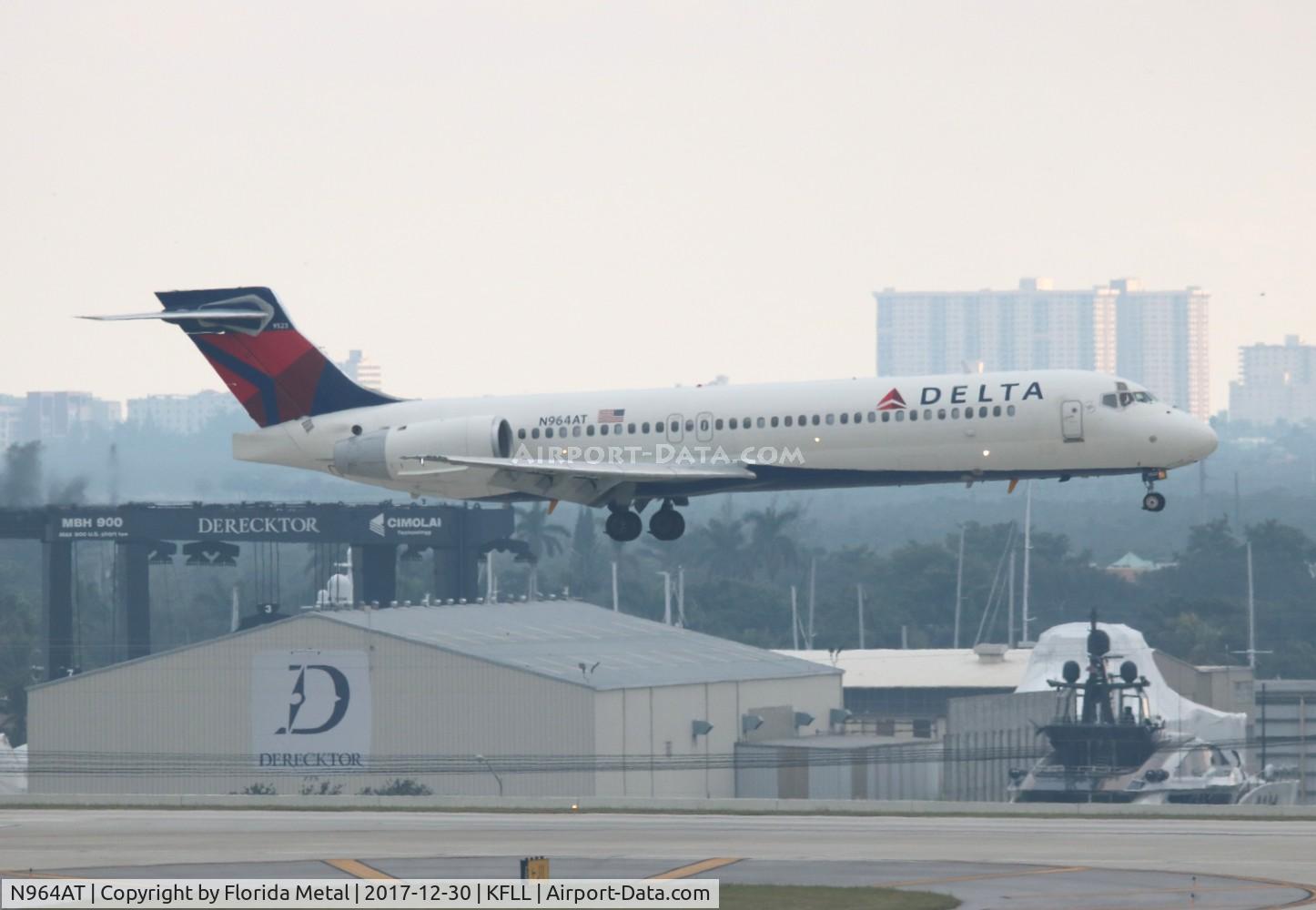 N964AT, 2001 Boeing 717-200 C/N 55025, FLL spotting 2017