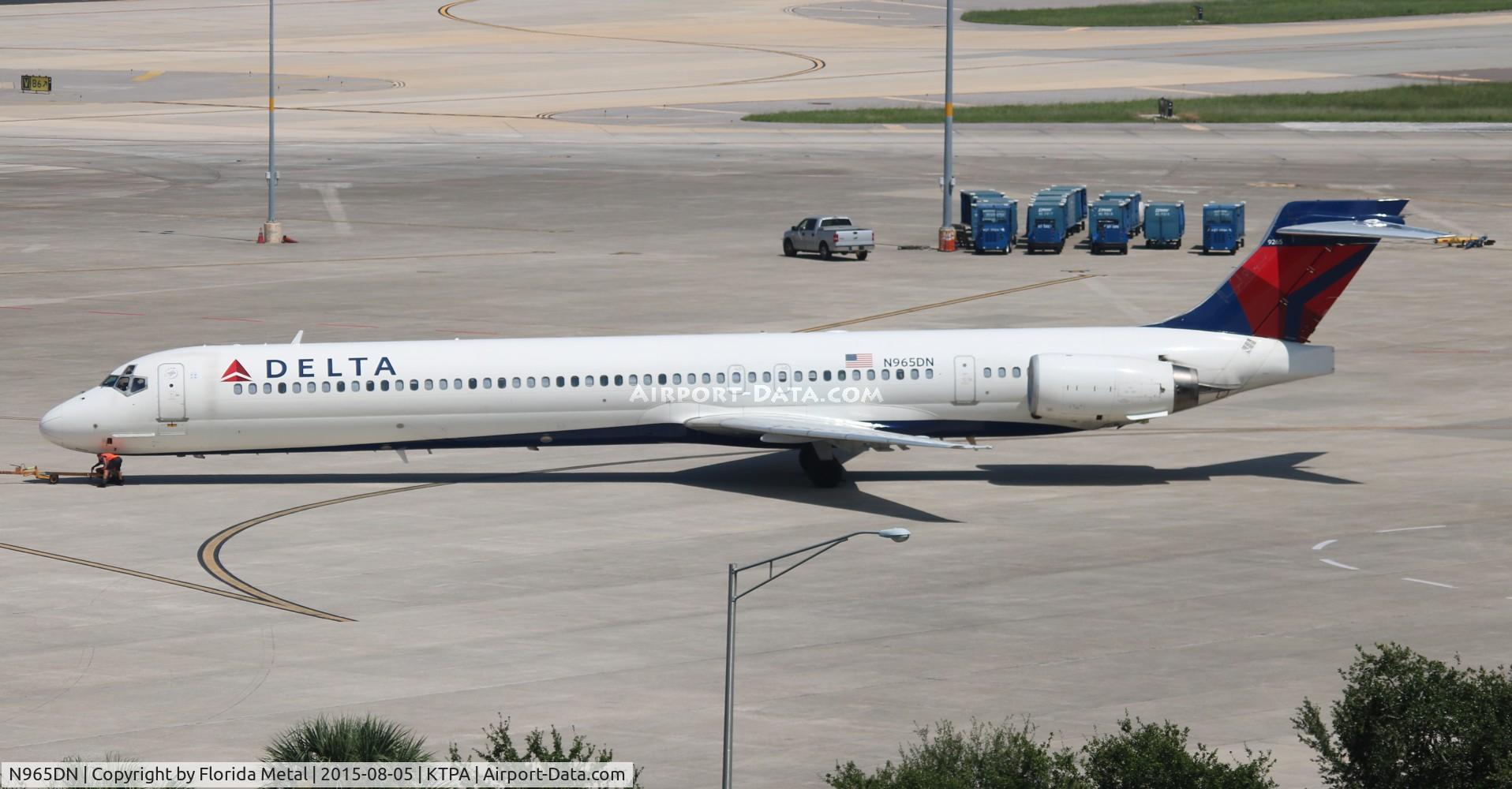 N965DN, 2001 McDonnell Douglas MD-90-30 C/N 60002, TPA spotting 2015