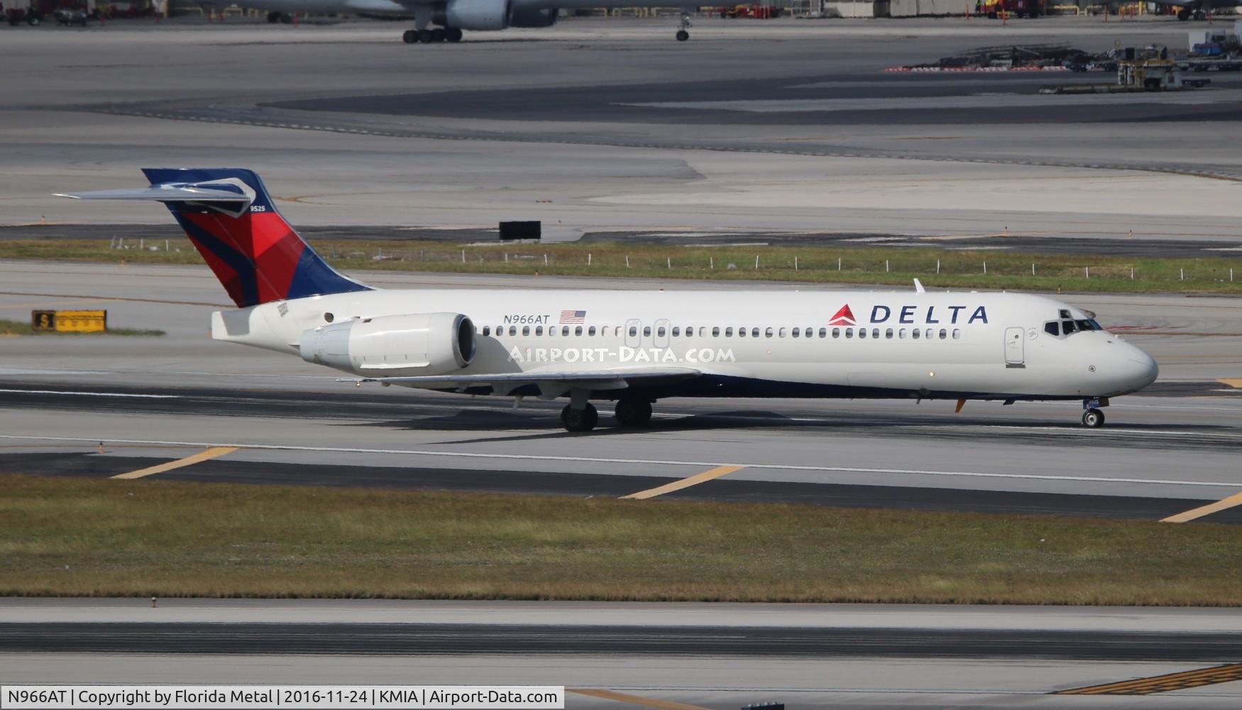 N966AT, 2001 Boeing 717-200 C/N 55027, MIA spotting 2016