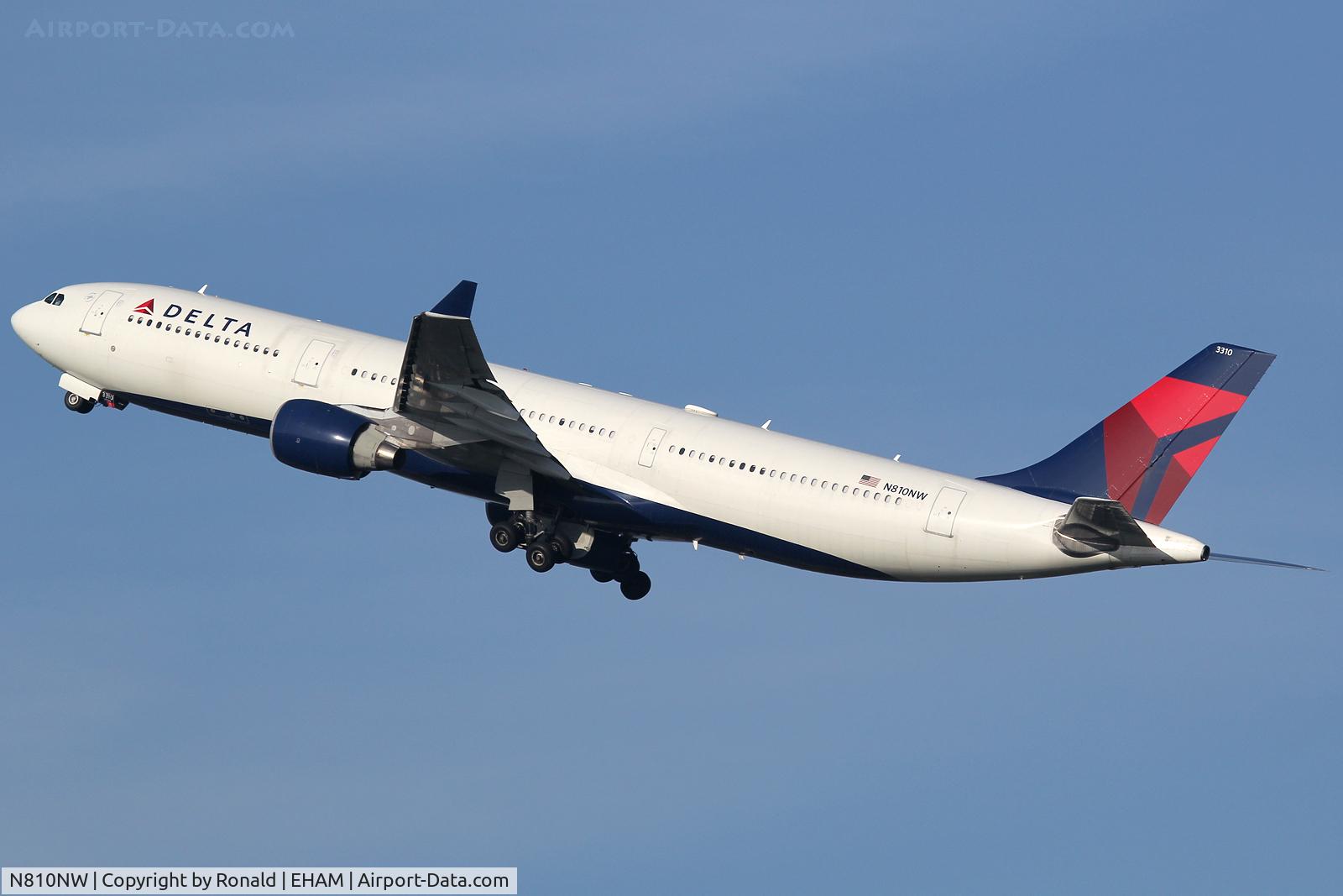 N810NW, 2005 Airbus A330-323 C/N 0674, at spl