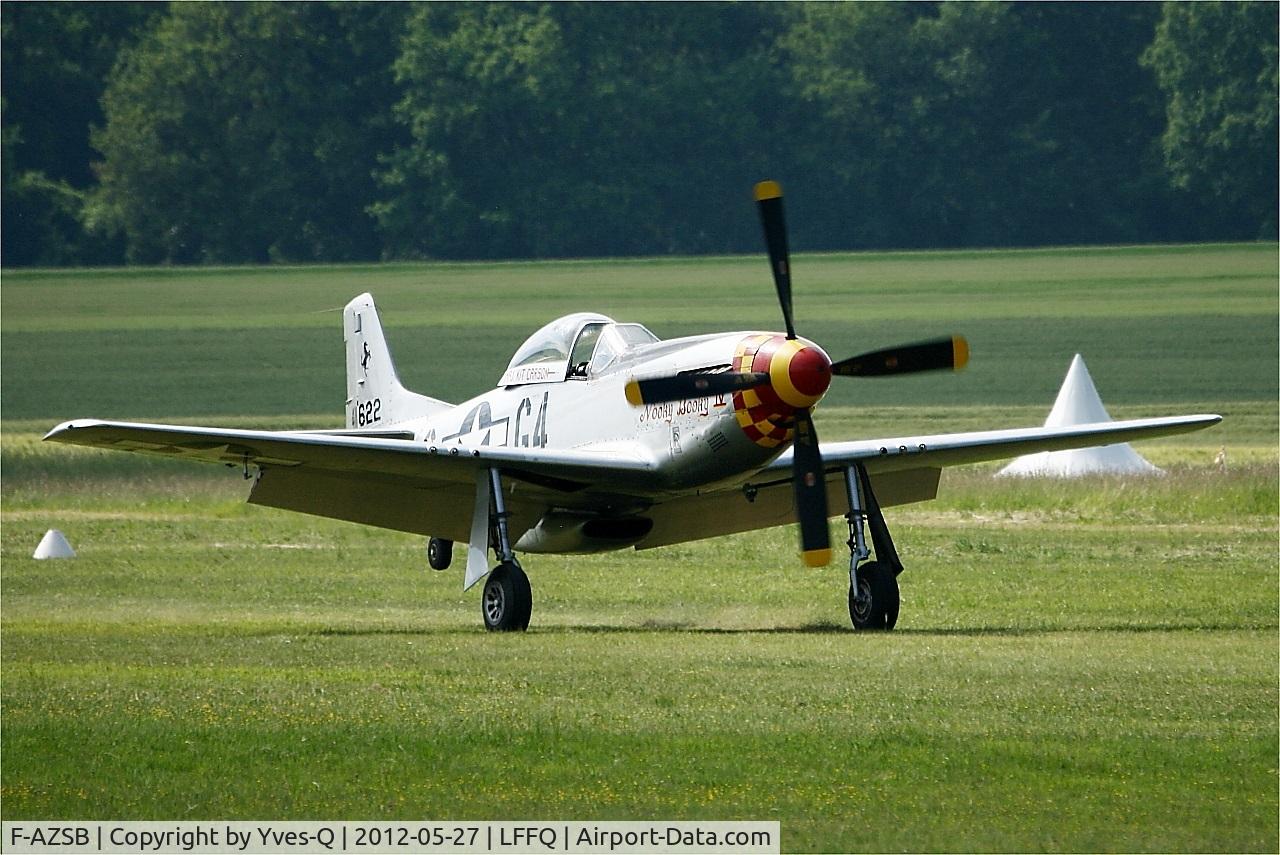 F-AZSB, 1944 North American P-51D Mustang C/N 122-40967, North American P-51D Mustang, Landing, La Ferté-Alais (LFFQ) Air show 2012