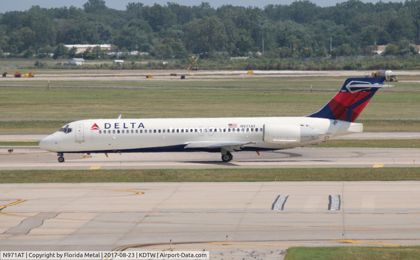 N971AT, 2001 Boeing 717-200 C/N 55032, DTW spotting 2017