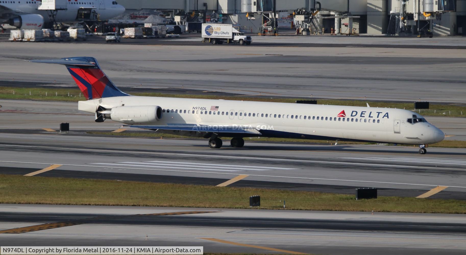 N974DL, 1991 McDonnell Douglas MD-88 C/N 53242, MIA spotting 2016