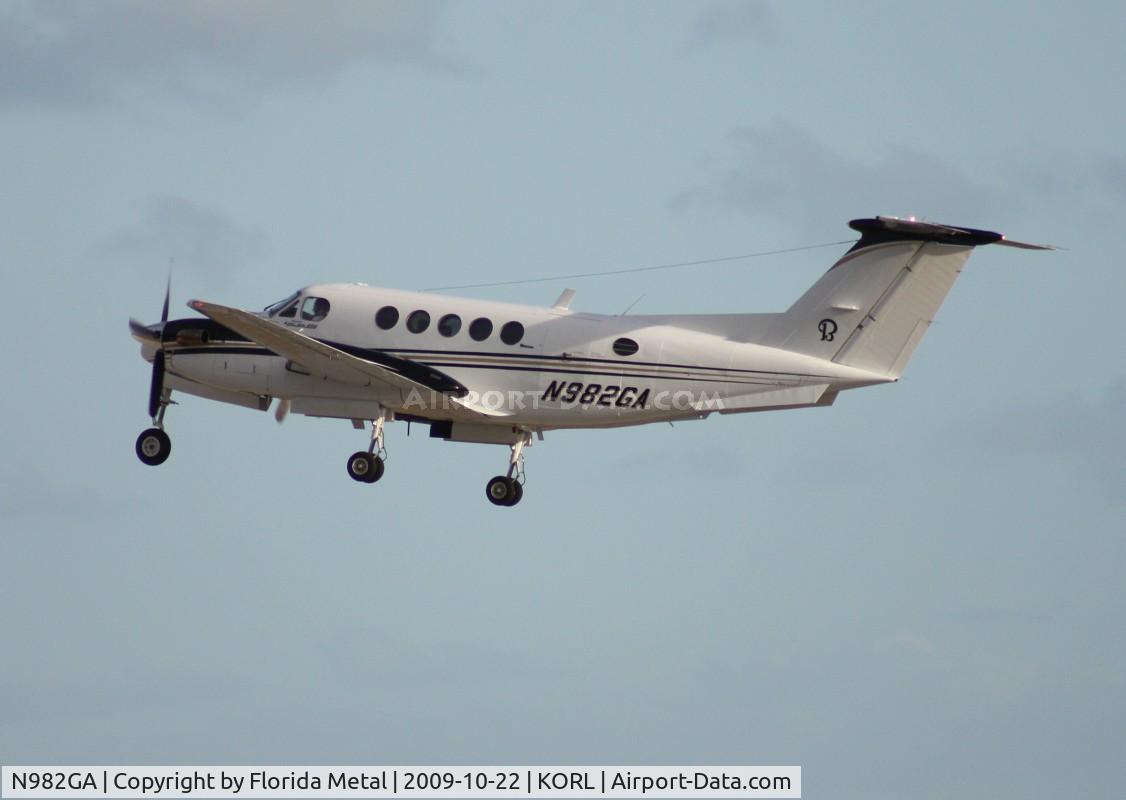 N982GA, 1976 Beech 200 Super King Air C/N BB-149, NBAA ORL 2009