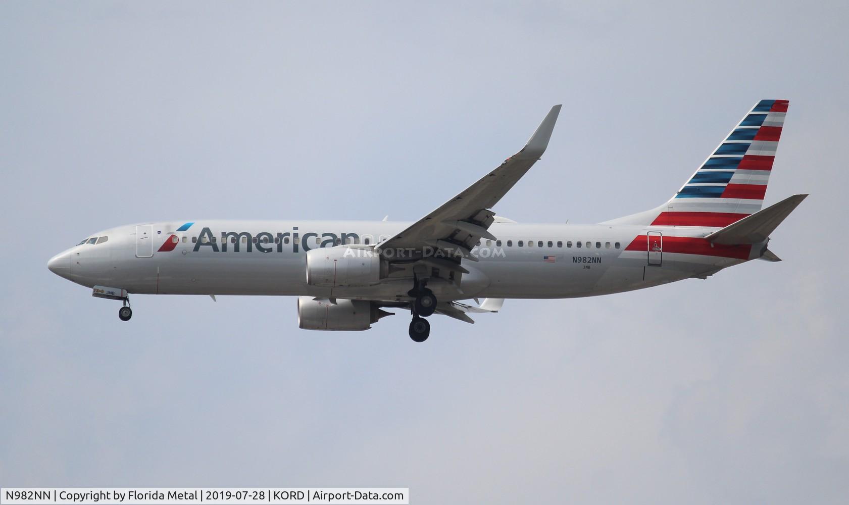 N982NN, 2015 Boeing 737-823 C/N 31231, ORD spotting 2019