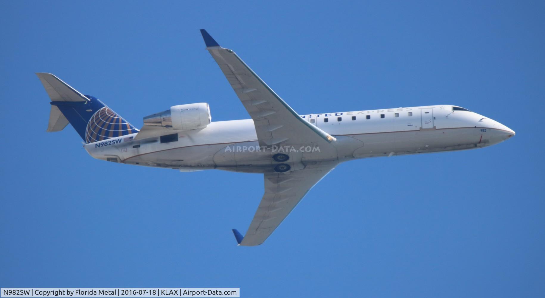 N982SW, 2004 Bombardier CRJ-200 (CL-600-2B19) C/N 7956, LAX spotting 2016