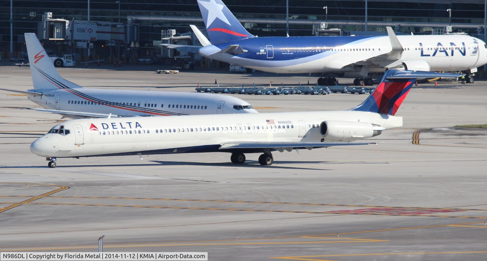 N986DL, 1991 McDonnell Douglas MD-88 C/N 53313, MIA spotting 2014