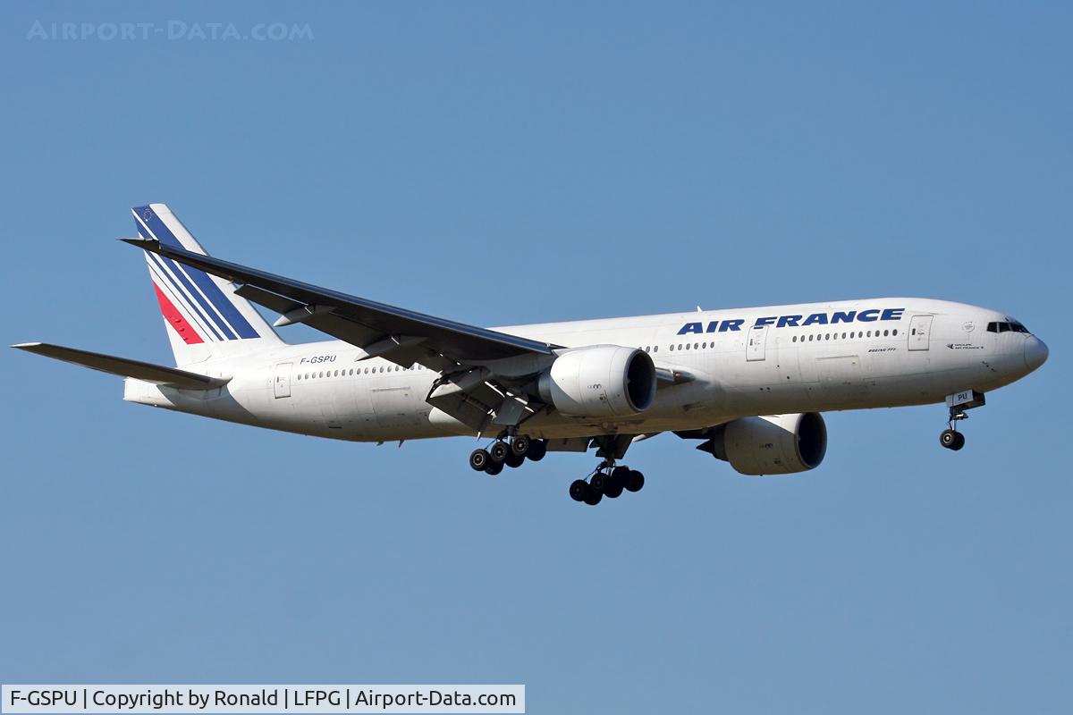 F-GSPU, 2002 Boeing 777-228/ER C/N 32309, at cdg
