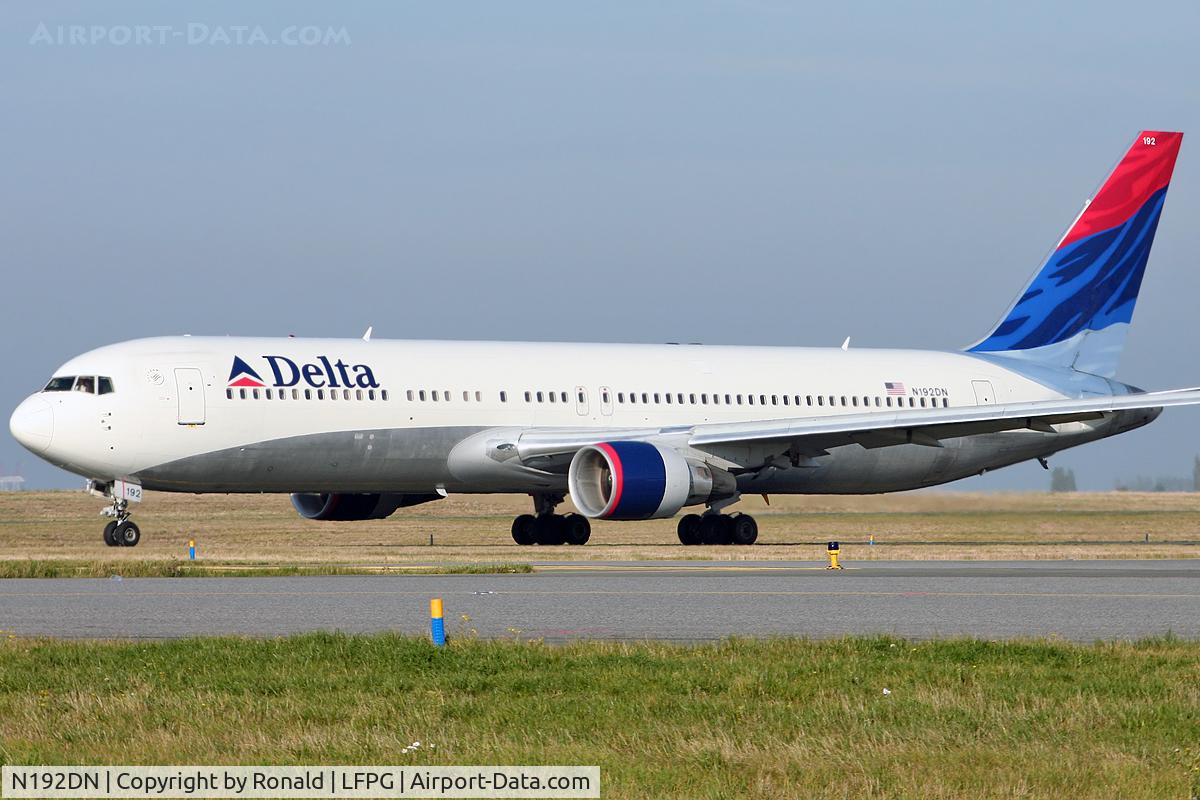 N192DN, 1997 Boeing 767-332 C/N 28449, at cdg