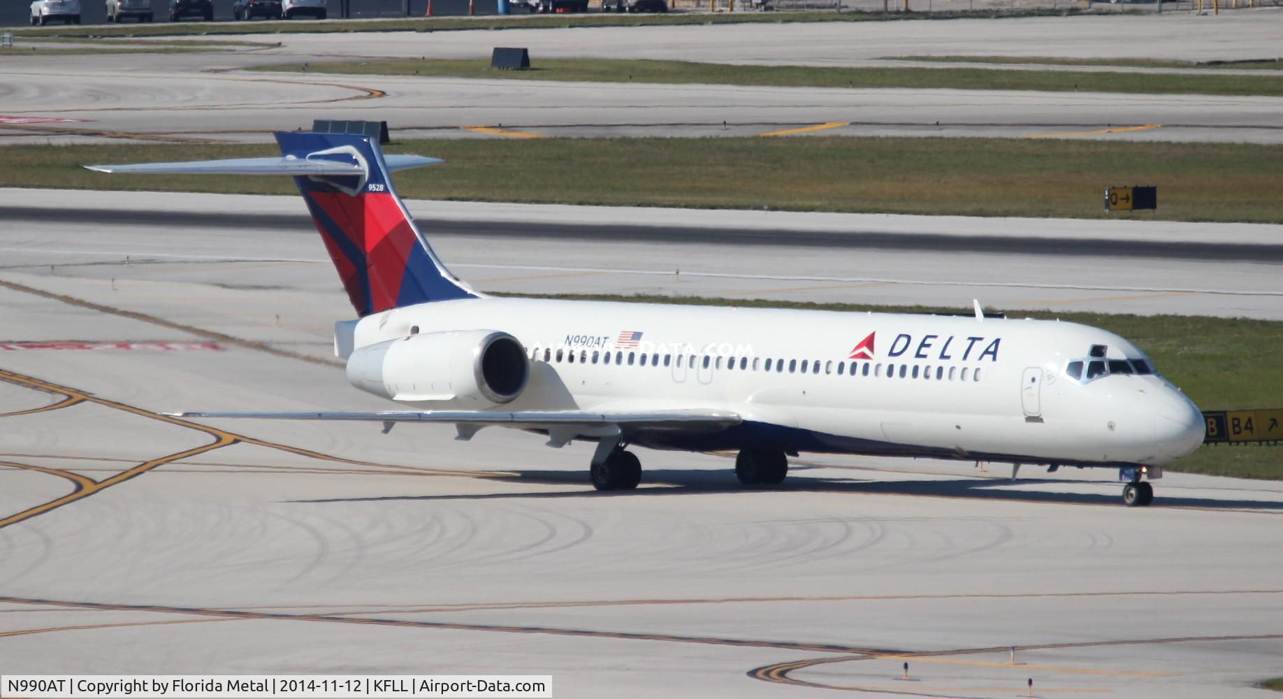 N990AT, 2001 Boeing 717-200 C/N 55134, FLL spotting 2014