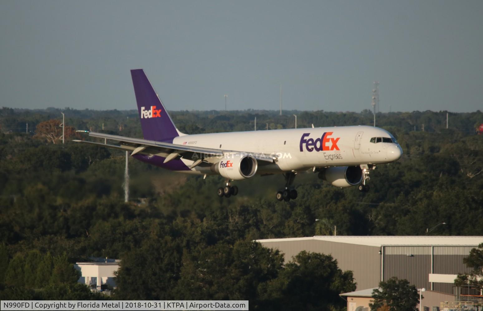 N990FD, 1986 Boeing 757-232 C/N 22909, TPA spotting 2018