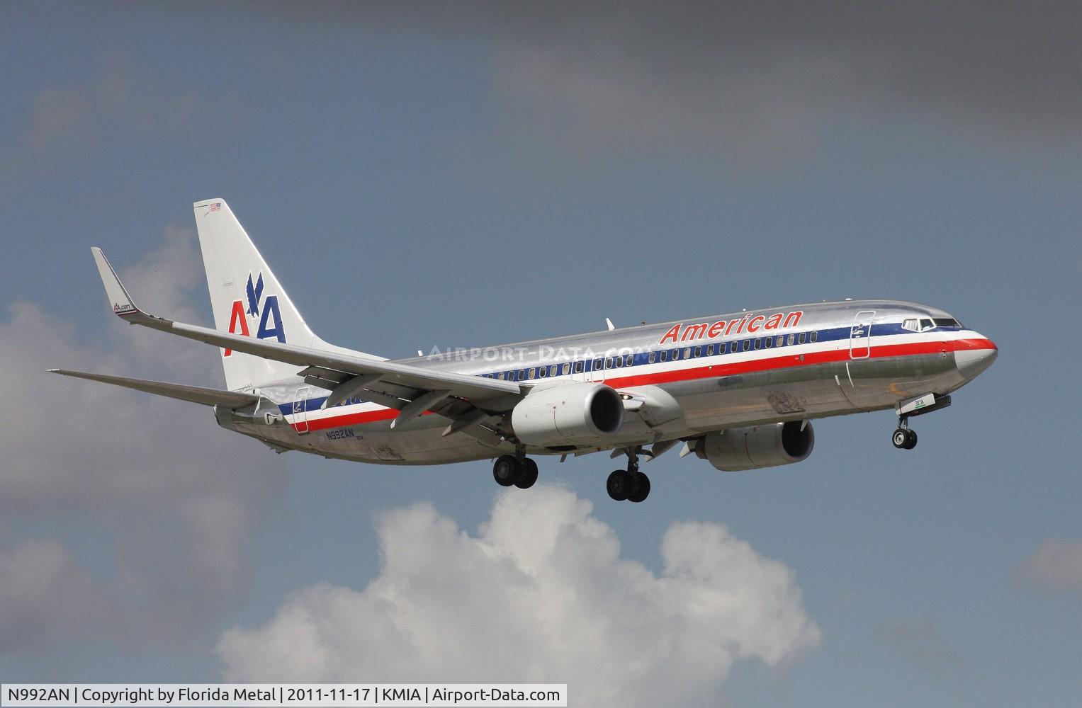 N992AN, 2009 Boeing 737-823 C/N 31071, MIA spotting 2011