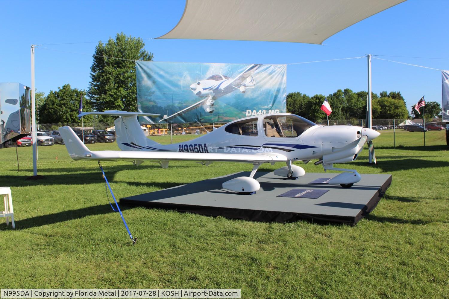 N995DA, 2017 Diamond DA-40 NG Diamond Star Diamond Star C/N 40.NC002, EAA OSH 2017