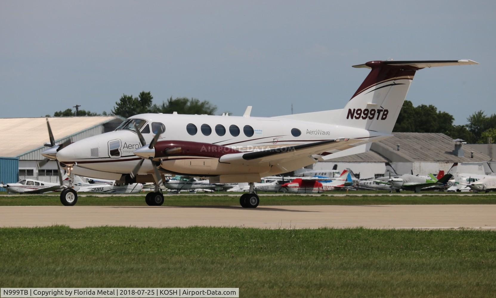 N999TB, 2001 Raytheon B200 King Air C/N BB-1738, EAA OSH 2018