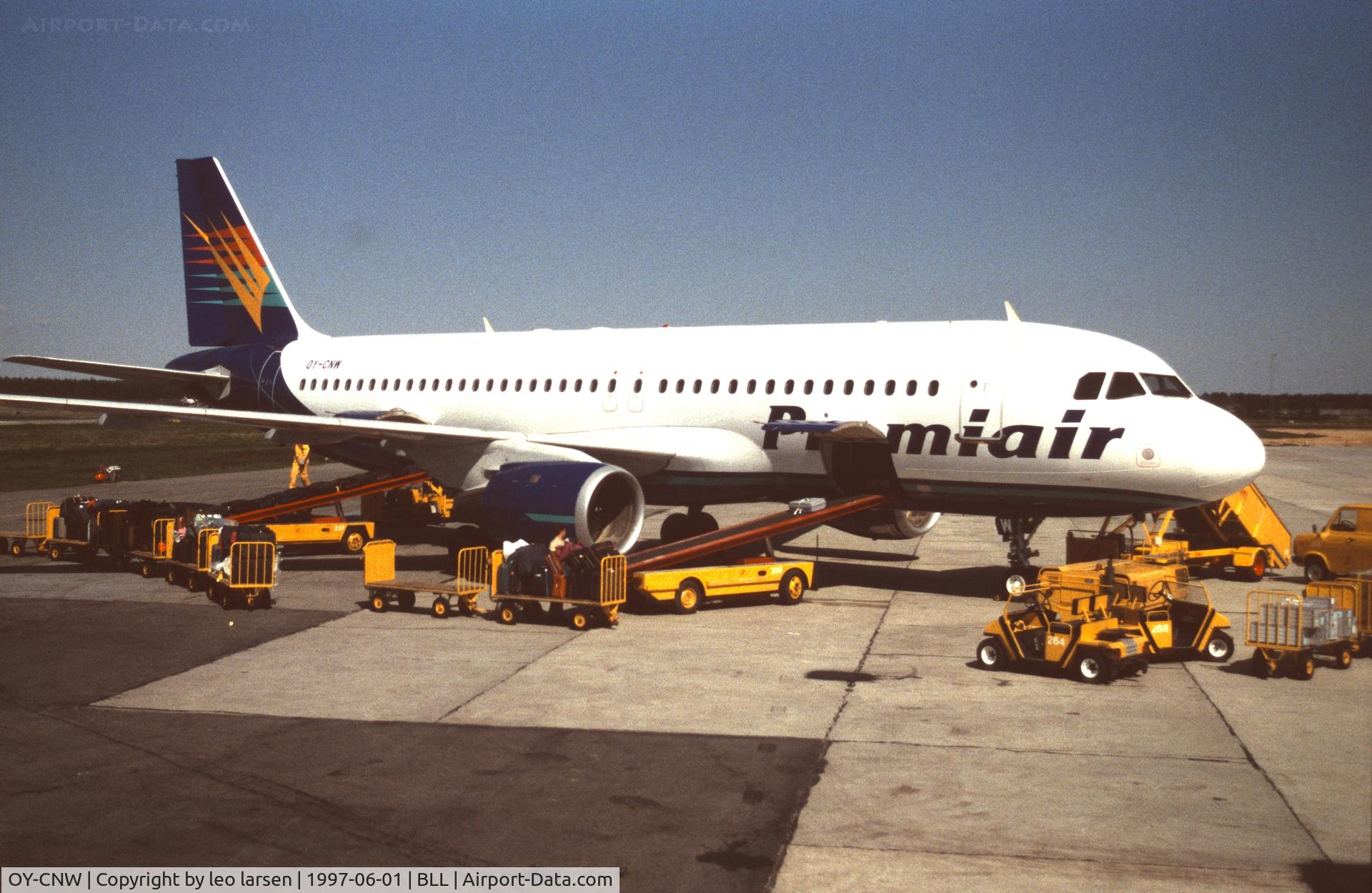 OY-CNW, 1992 Airbus A320-212 C/N 299, Billund 1.6.1997