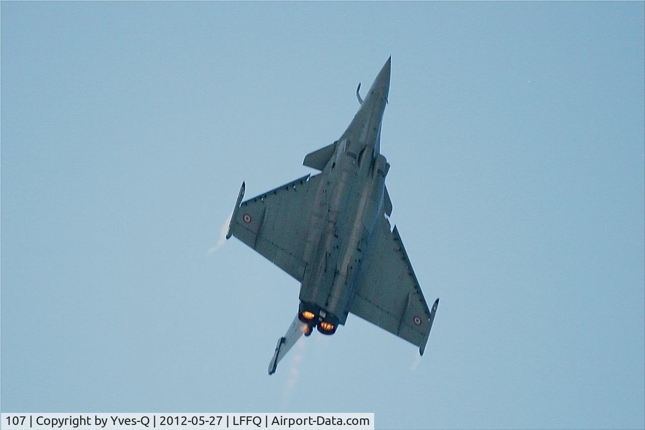 107, Dassault Rafale C C/N 107, Dassault Rafale C, Solo display, La Ferté Alais Airfield (LFFQ) Air Show 2012