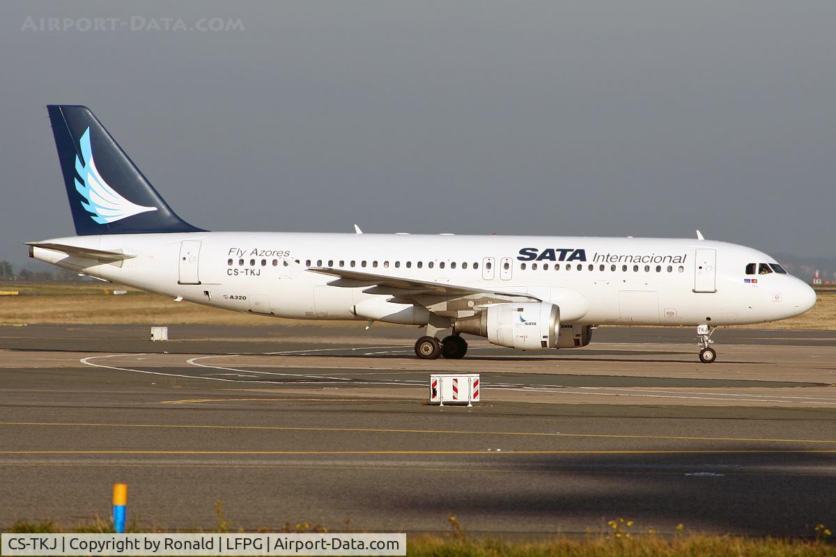 CS-TKJ, 1998 Airbus A320-212 C/N 795, at cdg