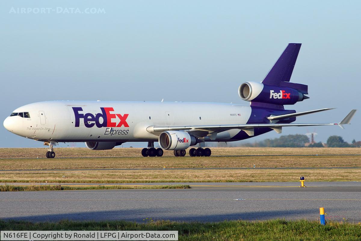 N616FE, 1995 McDonnell Douglas MD-11F C/N 48747, at cdg
