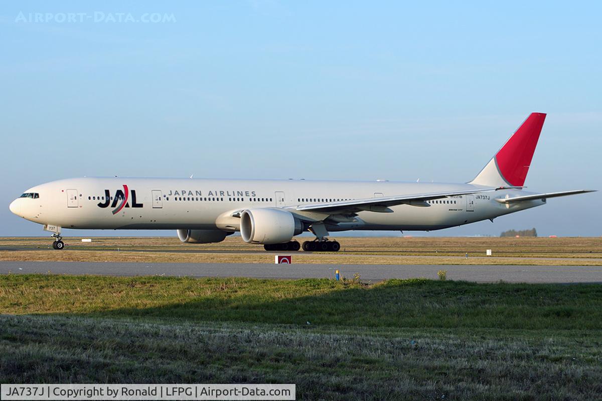 JA737J, 2007 Boeing 777-346/ER C/N 36126, at cdg
