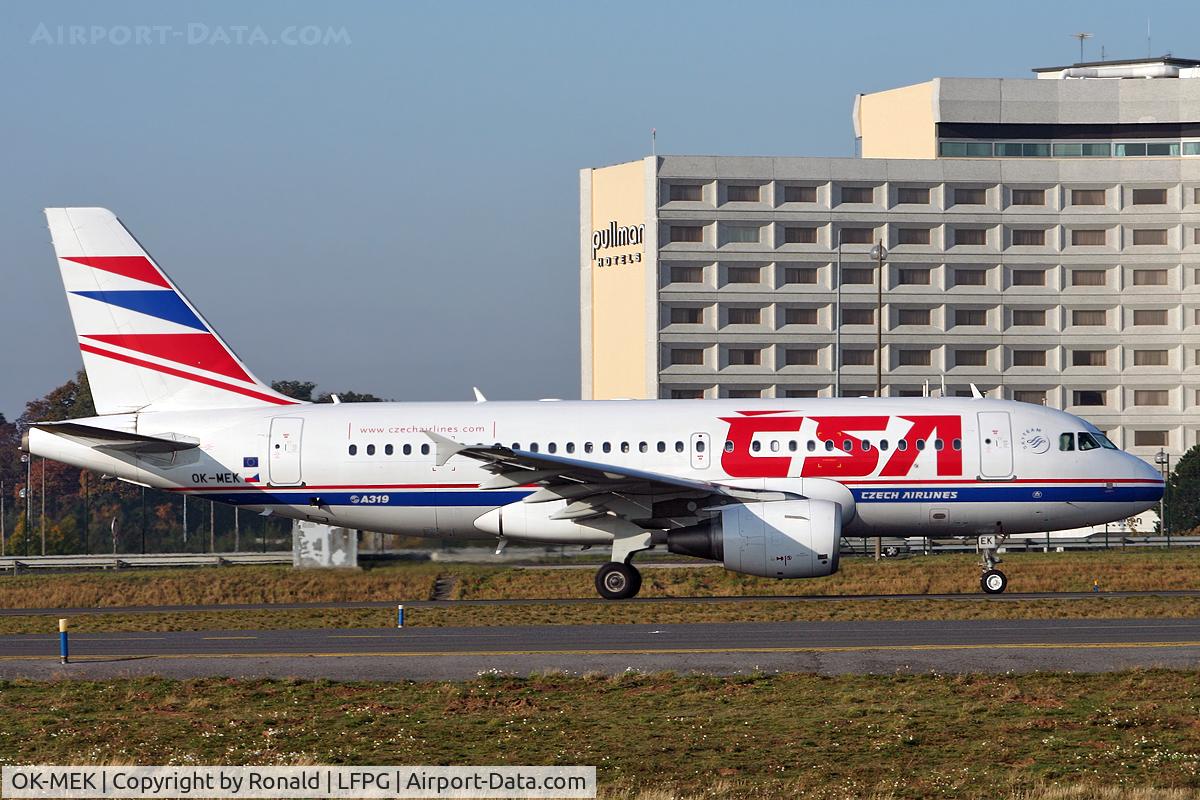 OK-MEK, 2007 Airbus A319-112 C/N 3043, at cdg