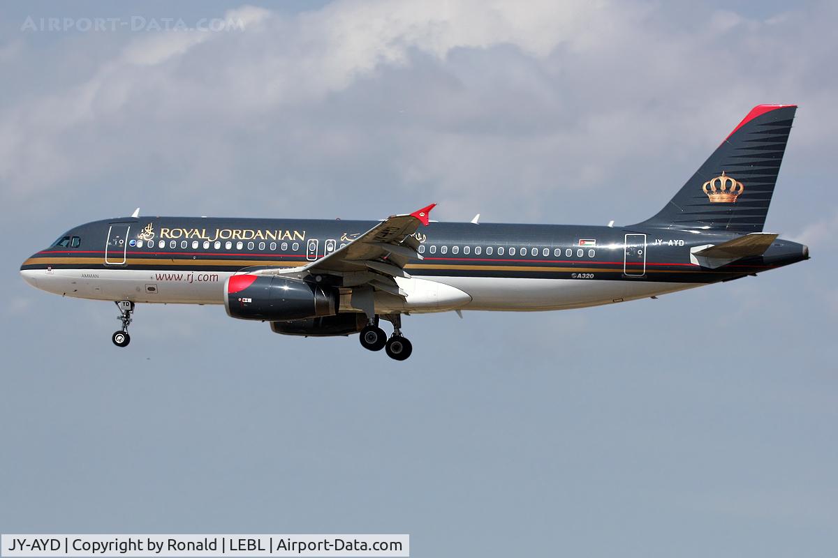 JY-AYD, Airbus A320-214 C/N 2598, at el prat