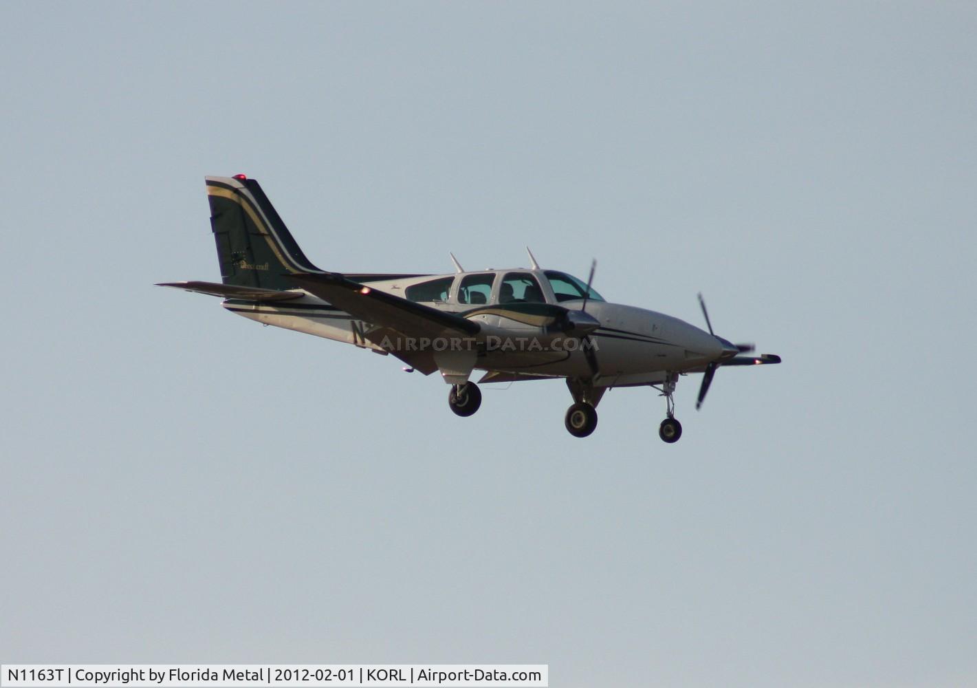 N1163T, 1975 Beech E-55 Baron C/N TE-1033, ORL spotting 2012