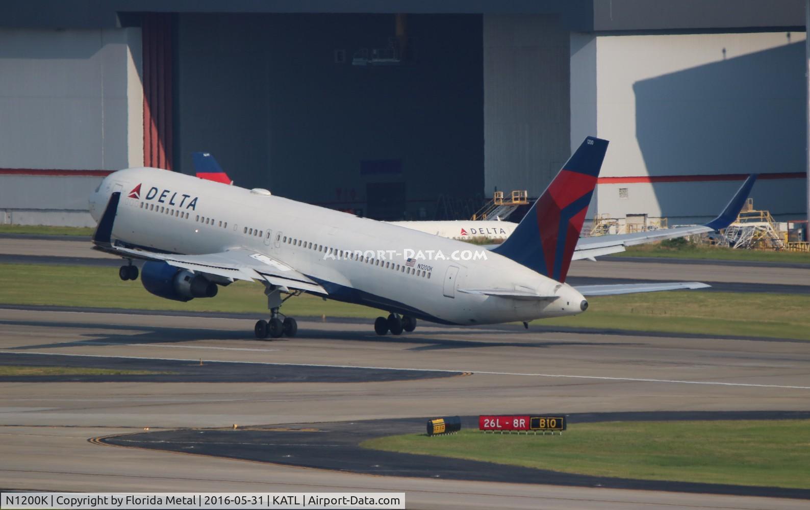 N1200K, 1998 Boeing 767-332 C/N 28457, ATL spotting 2016