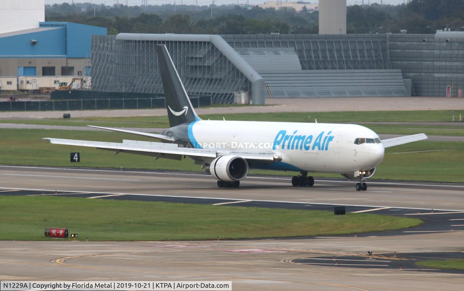 N1229A, 1999 Boeing 767-306/ER C/N 28884, TPA spotting 2019