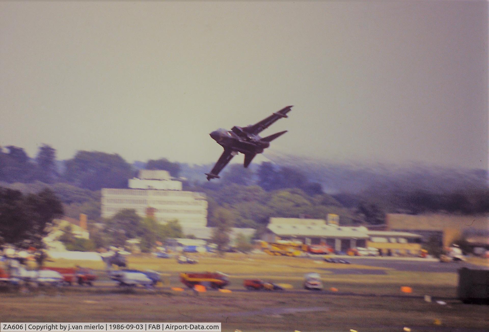 ZA606, 1982 Panavia Tornado GR.1 C/N 136/BS043/3070, Scan from slide