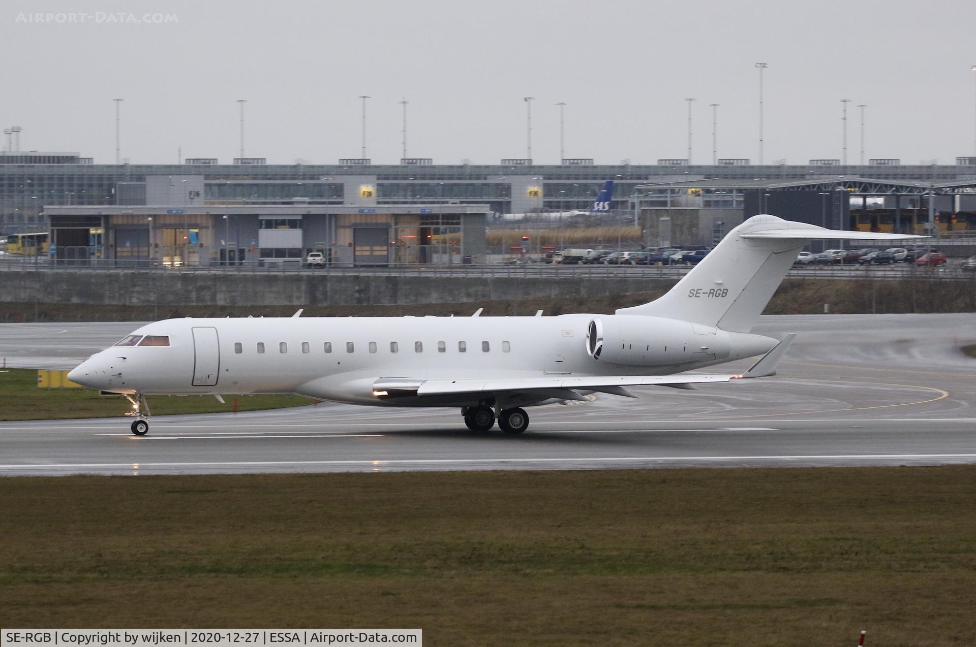 SE-RGB, 2007 Bombardier BD-700-1A10 Global Express C/N 9264, RWY 19L
