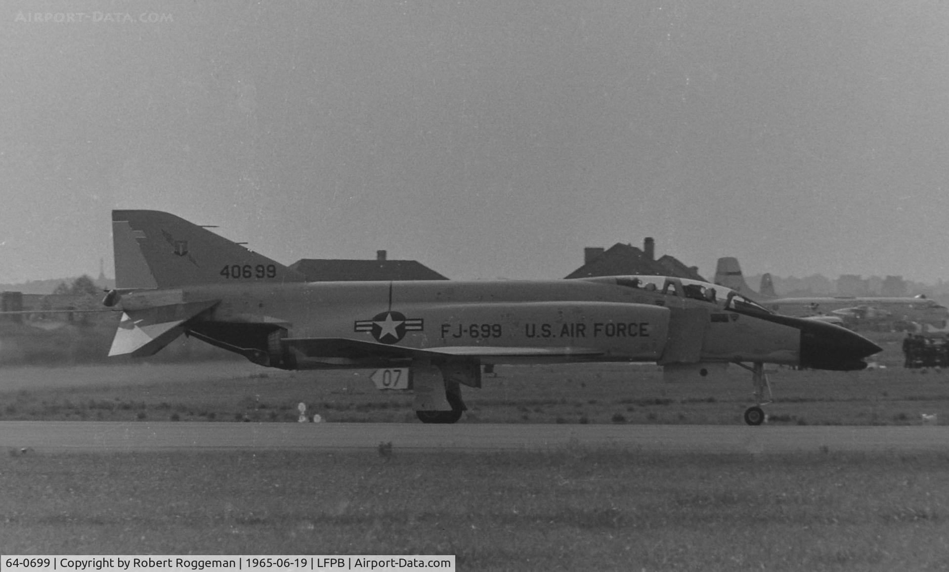 64-0699, 1964 McDonnell F-4C Phantom II C/N 945, PARIS AIRSHOW.40699.FJ-699.USAF