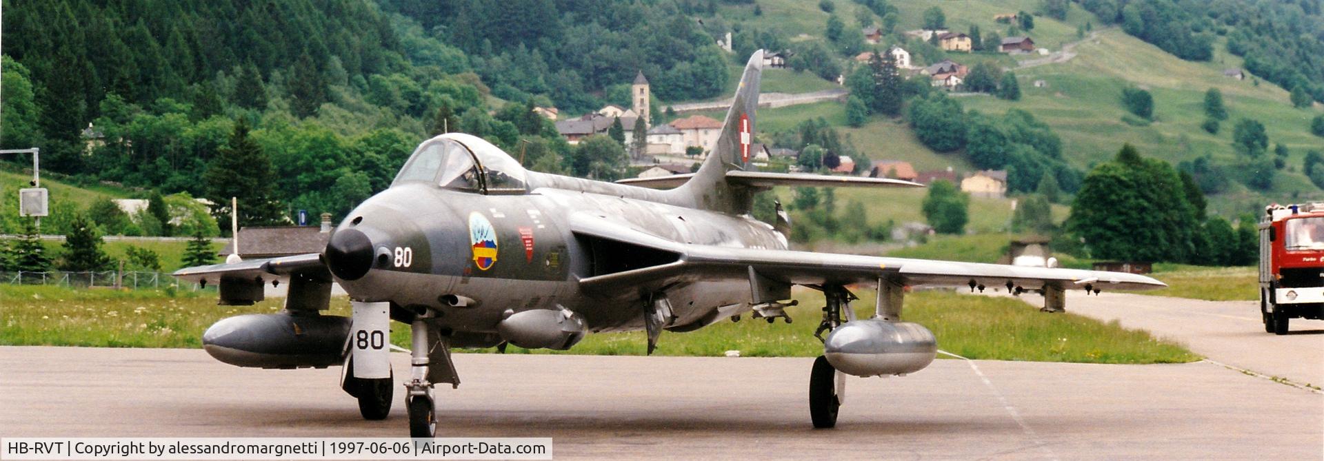 HB-RVT, 1959 Hawker Hunter F.58 C/N 41H-697447, Before the take off to 