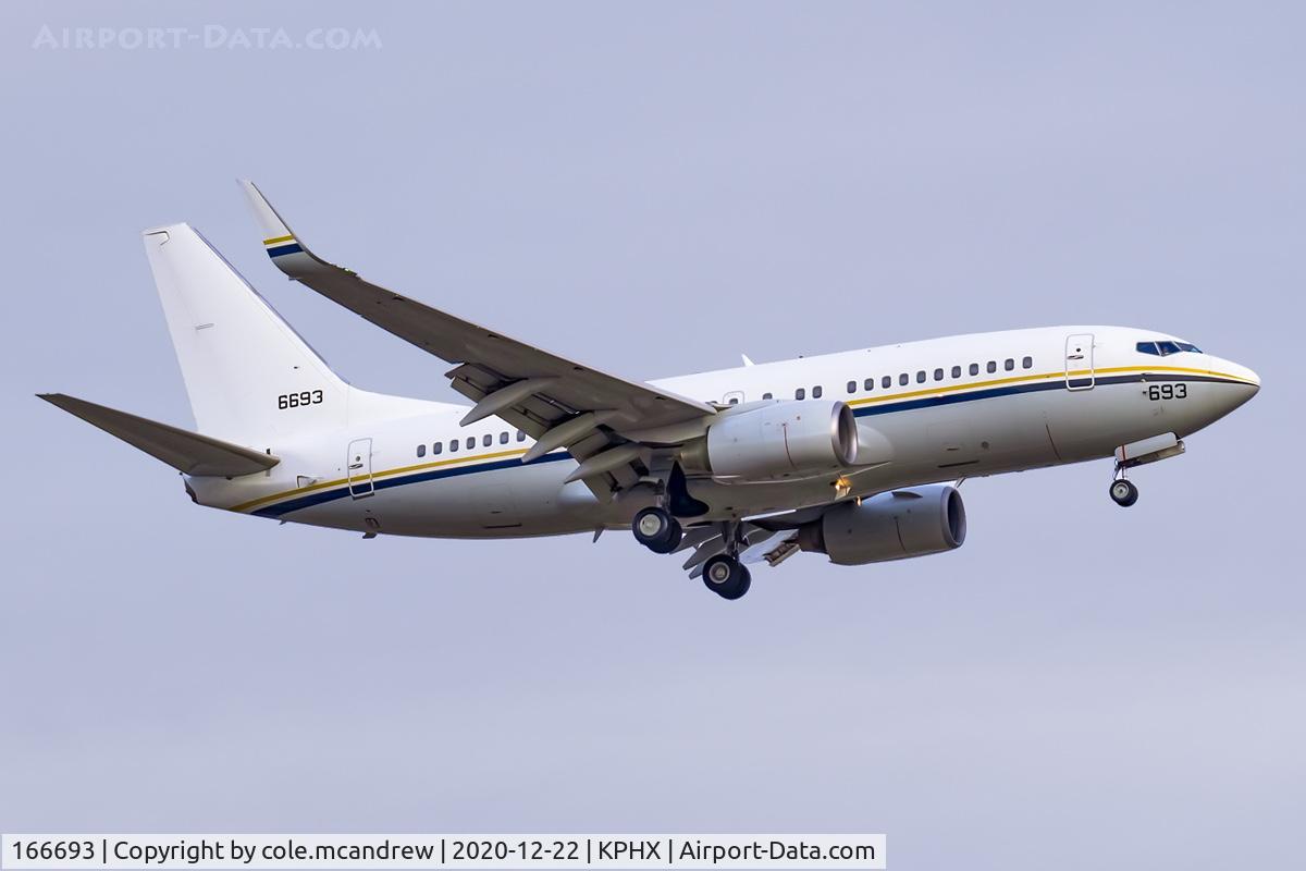 166693, 2006 Boeing C-40A (737-7AF) Clipper C/N 34304, Convoy 693 on approach for PHX for gas on its way to NGF from AFW