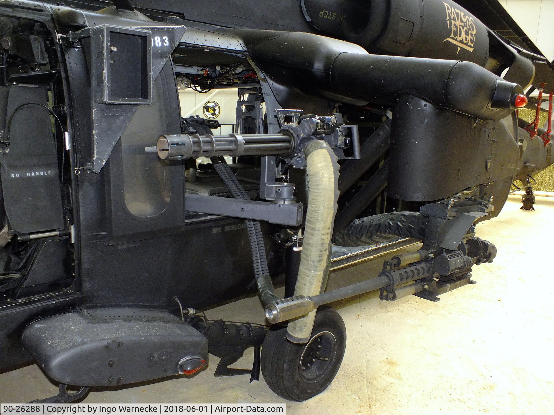 90-26288, 1990 Sikorsky MH-60L Black Hawk C/N 70-1520, Sikorsky MH-60L Black Hawk 'Super 68' RAZOR'S EDGE  gunship at the US Army Aviation Museum, Ft. Rucker