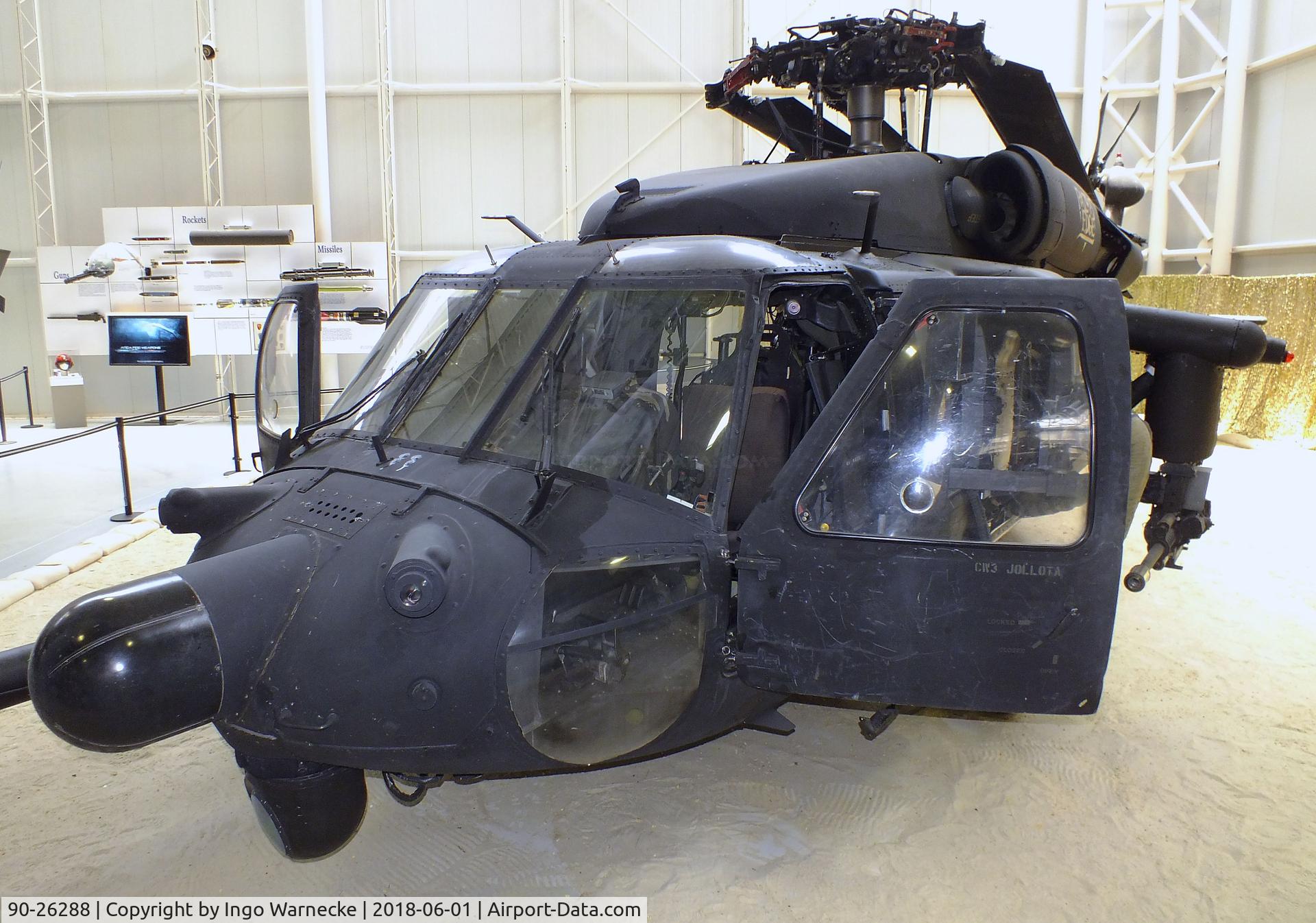 90-26288, 1990 Sikorsky MH-60L Black Hawk C/N 70-1520, Sikorsky MH-60L Black Hawk 'Super 68' RAZOR'S EDGE  gunship at the US Army Aviation Museum, Ft. Rucker