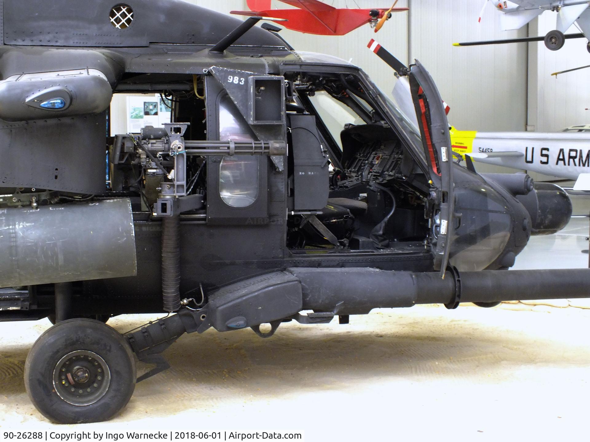 90-26288, 1990 Sikorsky MH-60L Black Hawk C/N 70-1520, Sikorsky MH-60L Black Hawk 'Super 68' RAZOR'S EDGE  gunship at the US Army Aviation Museum, Ft. Rucker  #c