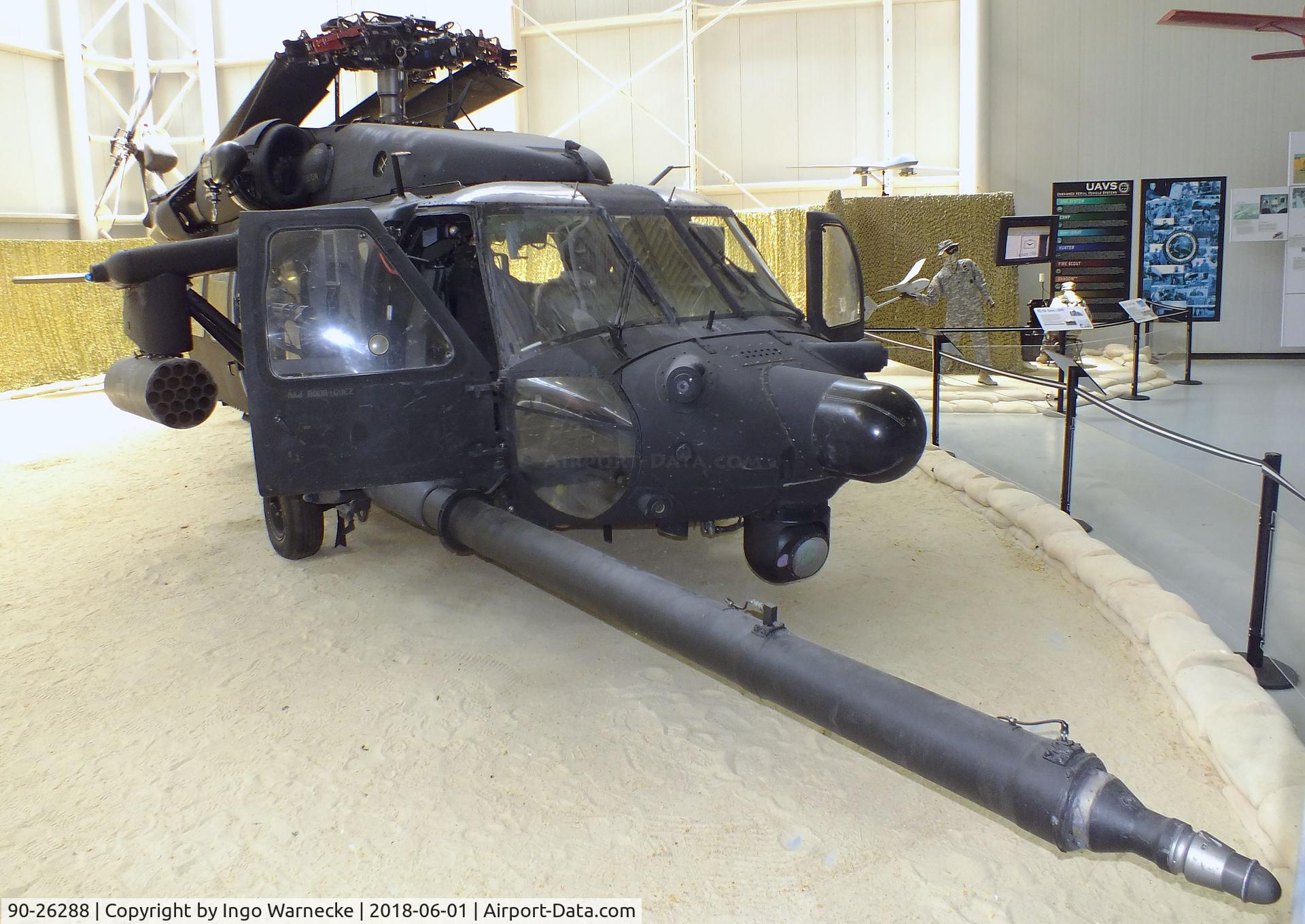90-26288, 1990 Sikorsky MH-60L Black Hawk C/N 70-1520, Sikorsky MH-60L Black Hawk 'Super 68' RAZOR'S EDGE  gunship at the US Army Aviation Museum, Ft. Rucker