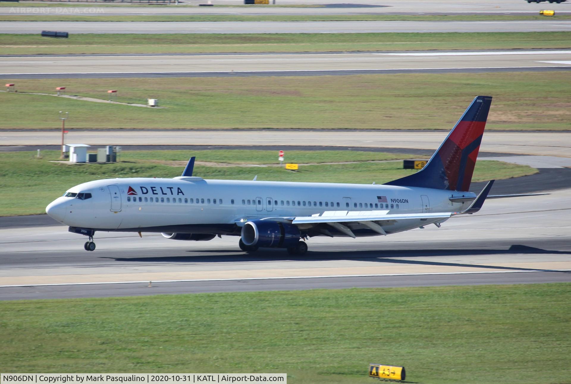 N906DN, 2018 Boeing 737-900/ER C/N 64879, Boeing 737-932/ER