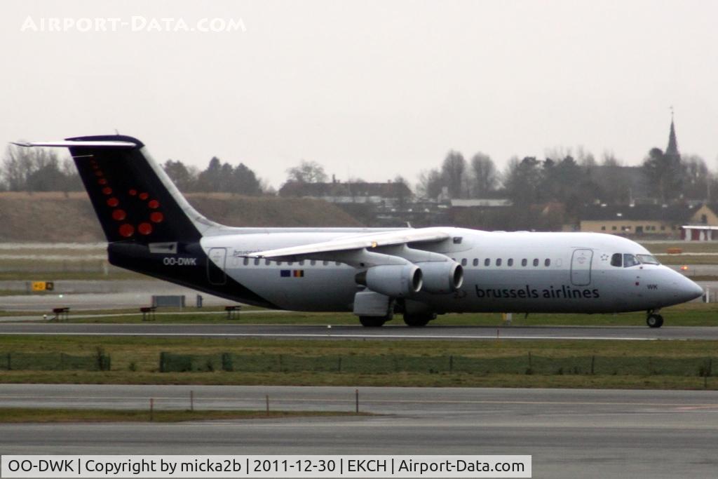 OO-DWK, 1999 British Aerospace Avro 146-RJ100 C/N E3360, Taxiing