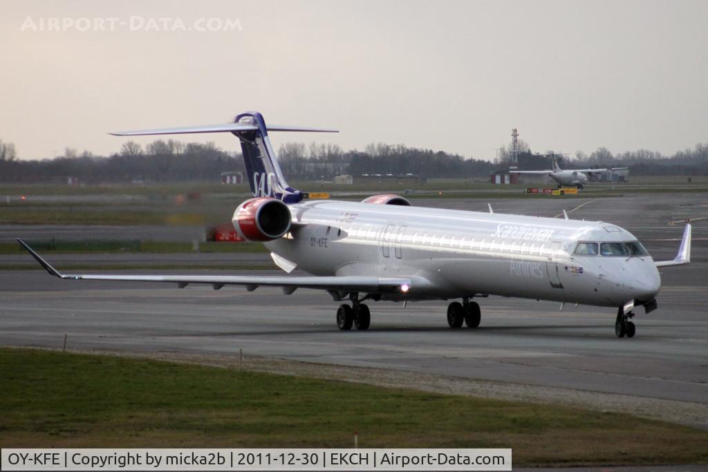 OY-KFE, 2009 Bombardier CRJ-900ER (CL-600-2D24) C/N 15224, Taxiing