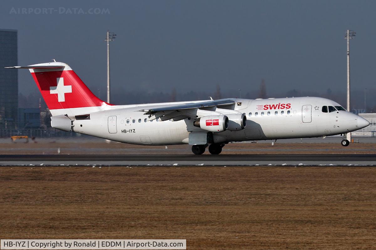 HB-IYZ, 1998 British Aerospace Avro 146-RJ100 C/N 0338, at munchen