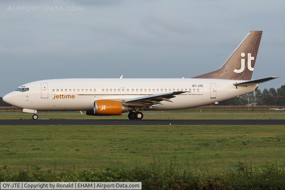 OY-JTE, 1995 Boeing 737-3L9 C/N 27834, at spl